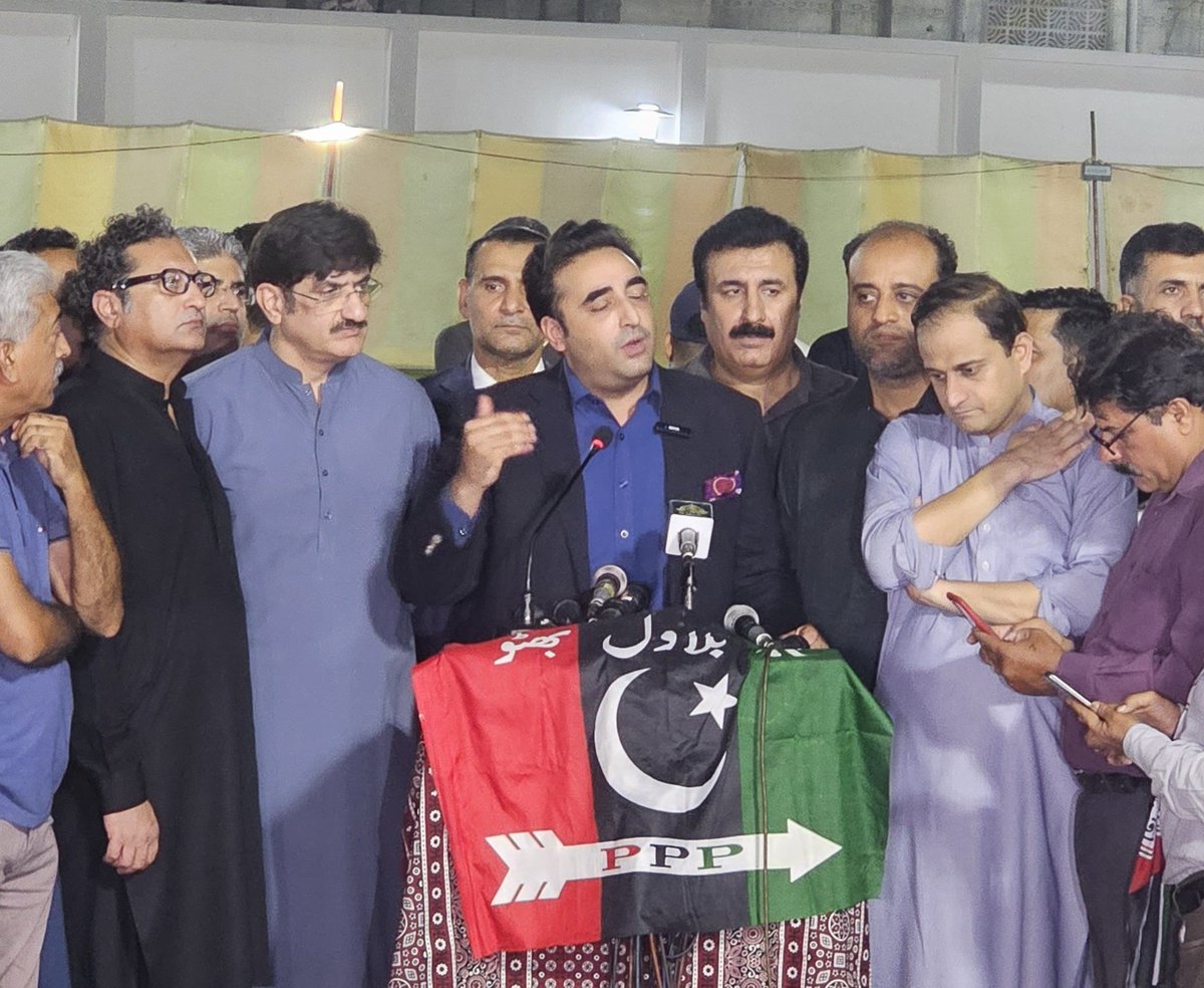 WaqasShoukat_'s tweet photo. Chairman #PPP @BBhuttoZardari today visited the Baloch Mujahid ibrahim hydari Football Ground. https://t.co/OpRUEgBP2i