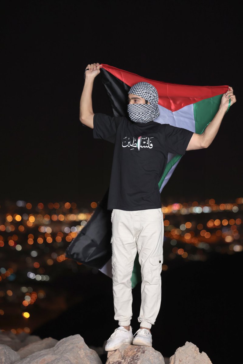 " إنّ فـ. لـ..ـسـ.طـ . يـ .ن ستعود 
و سيطرد النور الظلام 
و سترتفع أعلام الحق على القدس الشريف -إن شاء الله - "
#عمانيون_نتضامن_مع_غزه #فلسطين_قضيتنا #فلسطين #غزة_تستغيث #Gaza #Gaza_Geniocide #فلسطين_الان #فلسطين_تنصر #غزة_العزة #غزه_تقاوم_وستنتصر #المقاومة_الفلسطينية #فلسطين_حرة