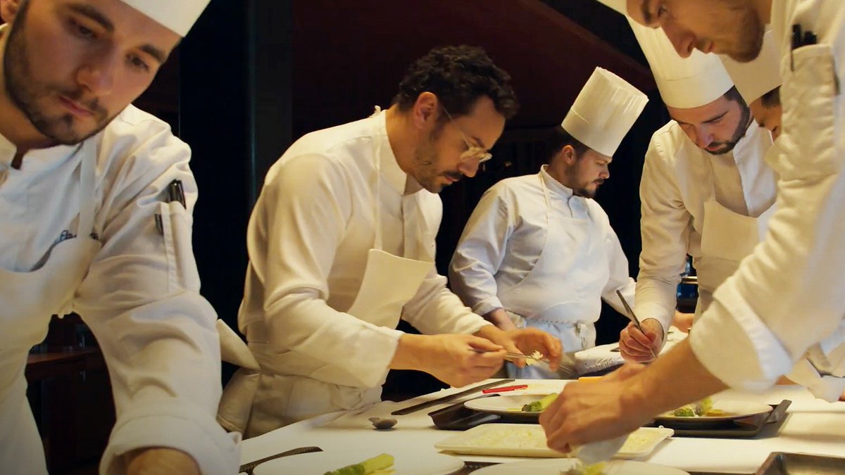 Technik wird Erzählung, Zutaten werden Poesie. Über Frederick Wisemans "Menus Plaisirs — Les Troisgros" und zwei Arten von Sprache: kino-zeit.de/film-kritiken-…