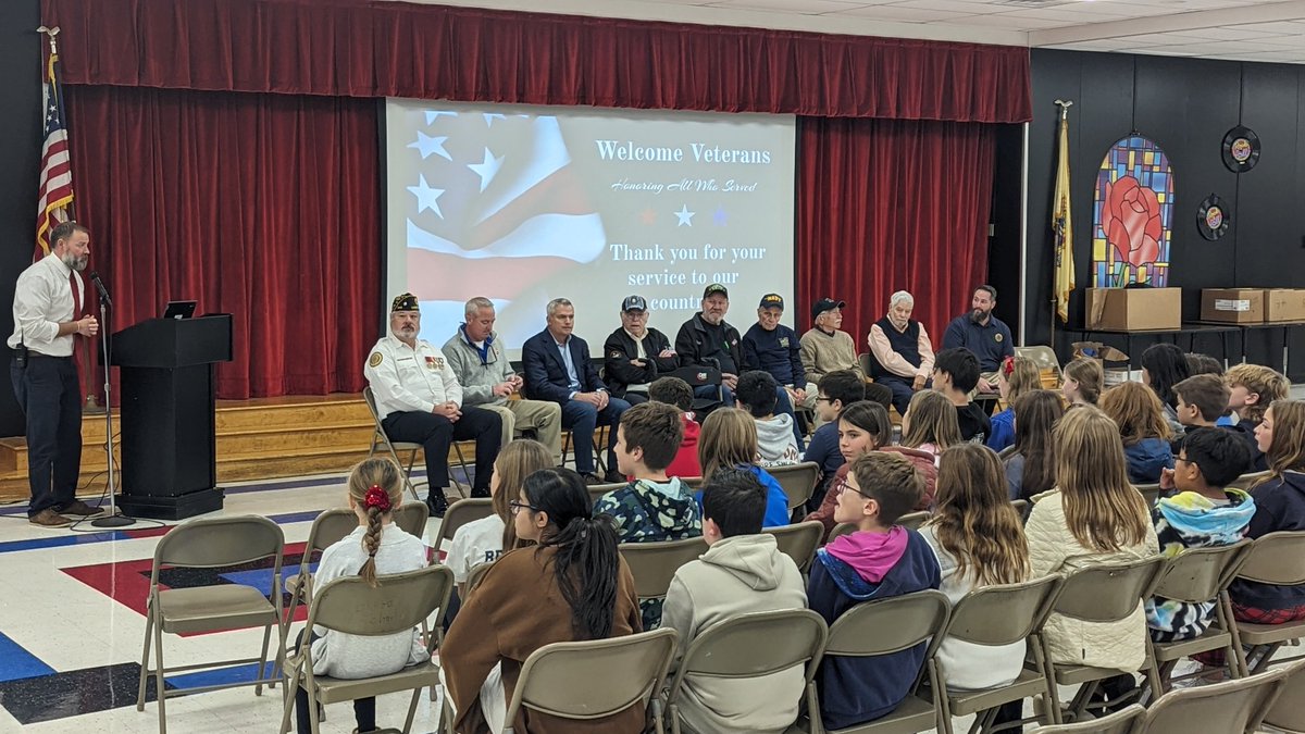 TechDougherty's tweet image. Great Veterans Day celebration at BRMS! #WeAreChesterNJ @WeAreChesterNJ @BlackRiverMS