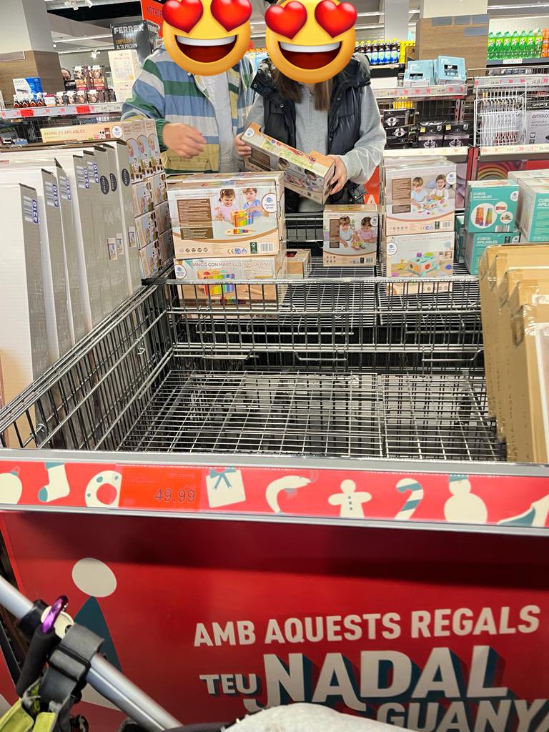 Solana_dbm's tweet photo. Decime que arrancó la campaña de juguetes de #Aldi sin decirme que arrancó la campaña de juguetes de #AldiEspaña https://t.co/KTUErWk3bd