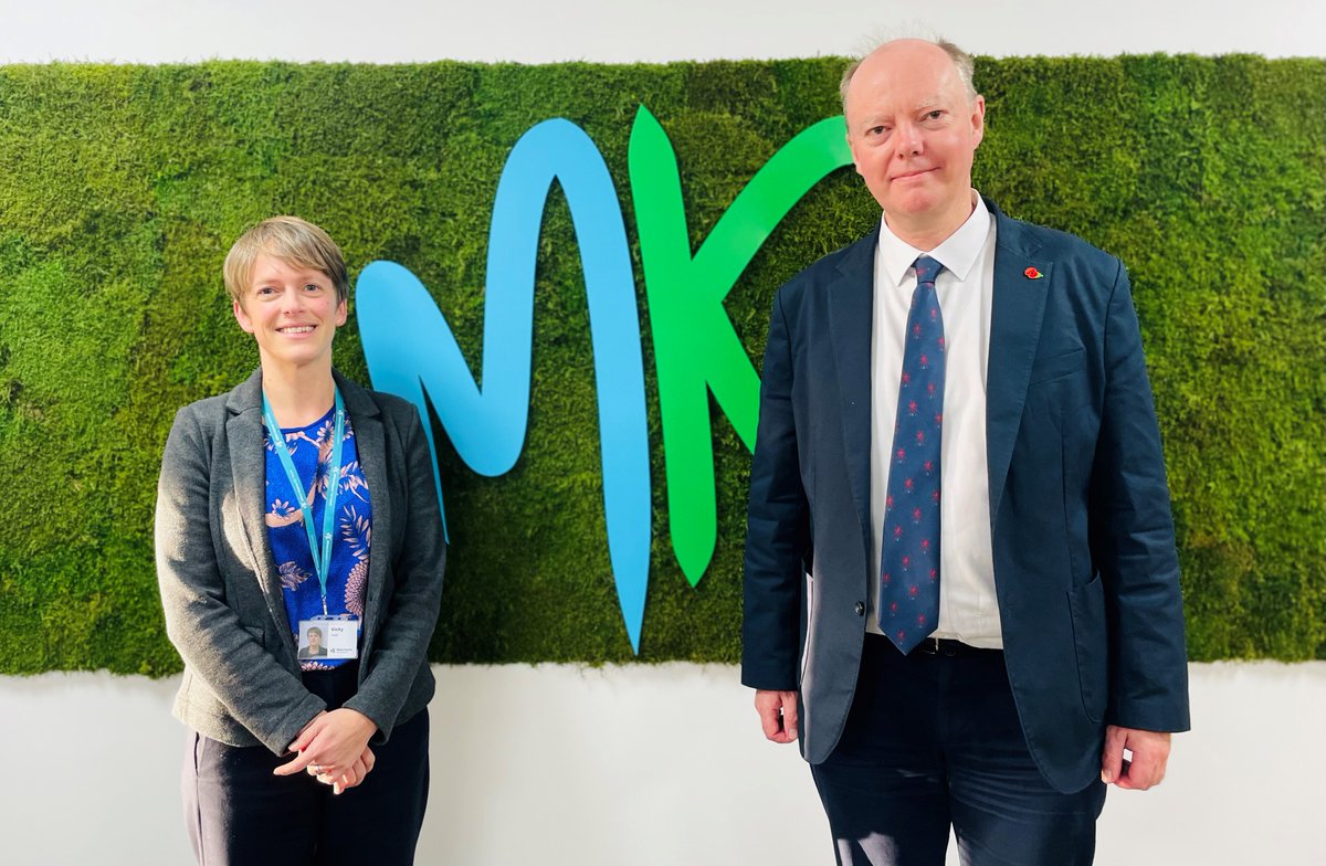 Vicky_Head's tweet photo. Great to meet @CMO_England and talk about the work we are leading with our partners across MK, Bedford Borough and Central Beds to improve everyone's health. @mkcouncil @BedfordTweets @letstalkcentral @BLMKHealthCare https://t.co/7LU5TTqNYQ