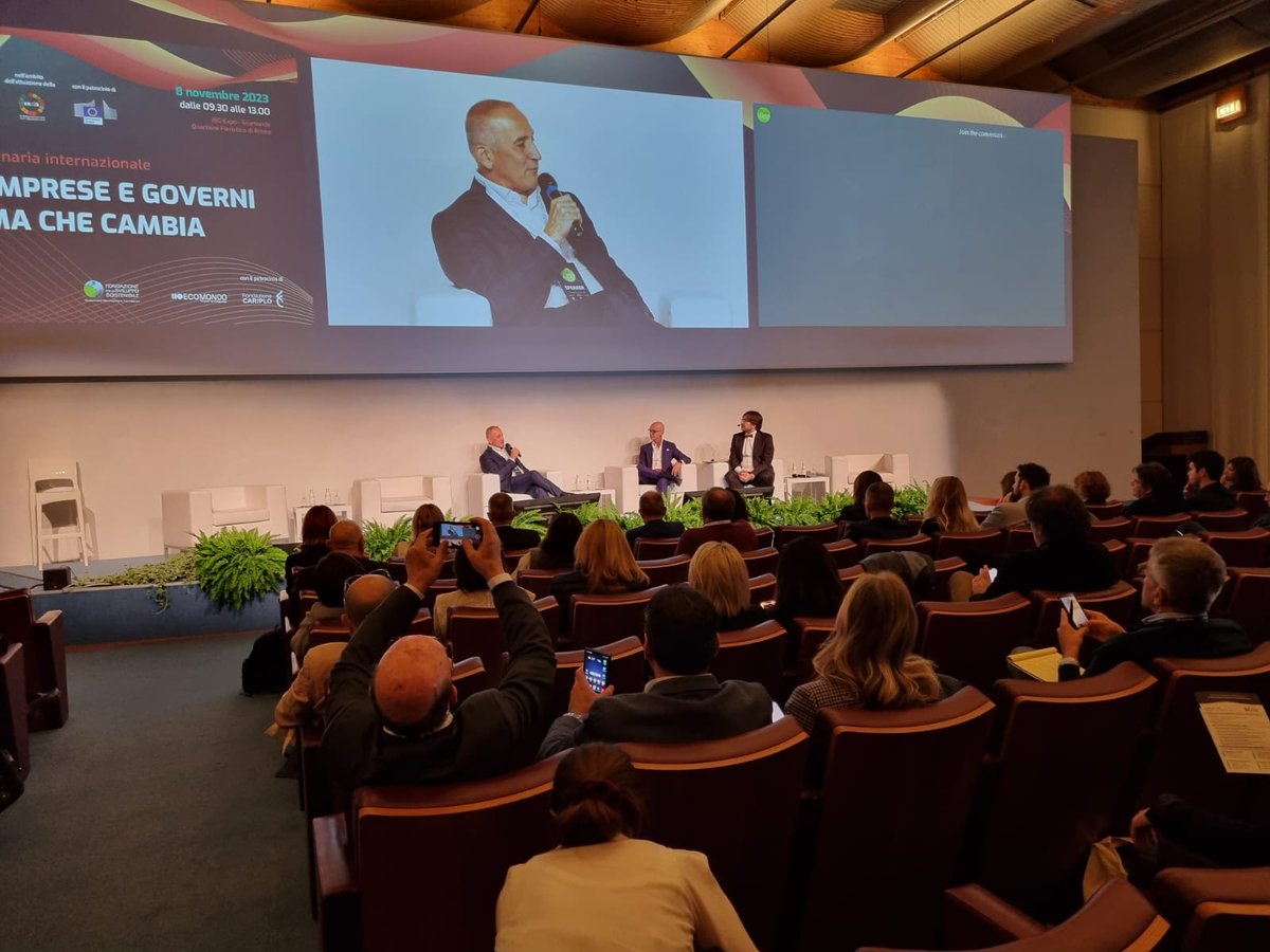 Il costo dell'autorizzazione per #rinnovabili equivale al 30% dell'impianto. Non possiamo immaginare di fare così i 60/70 Giga di cui abbiamo bisogno al 2030

Renato Mazzoncini <a href="/gruppo_a2a/">a2a</a> #statigreen23