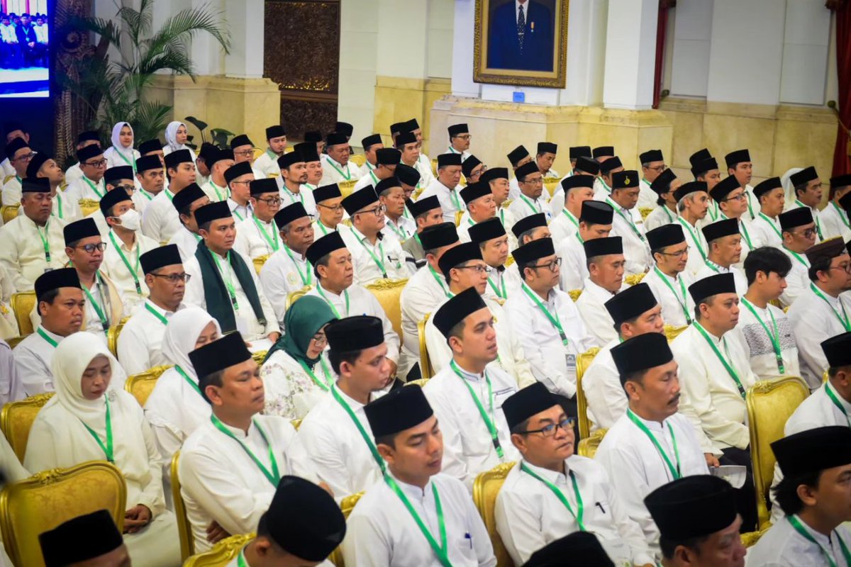 Hari ini, saya secara resmi membuka Rakernas Badan Kesejahteraan Masjid tahun 2023 di Istana Negara. Dan saya mengapresiasi upaya jajaran Kementerian Agama mengaktifkan kembali BKM yang sudah didirikan sejak tahun 1964. Dengan jumlah keanggotaan yang sangat besar -- lebih dari