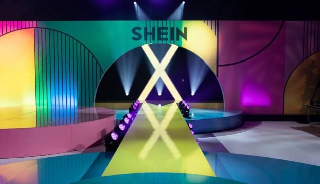 Shein aspira a una valoración de 90.000 millones de cara a una posible salida a bolsa.
La compañía de moda rápida estaría estudiando el lanzamiento de una OPV. El pasado mes de enero Shein fue valorada en 64.000 millones de dólares
 buff.ly/3QPfhnV  by <a href="/ReasonWhy/">Reason Why</a>