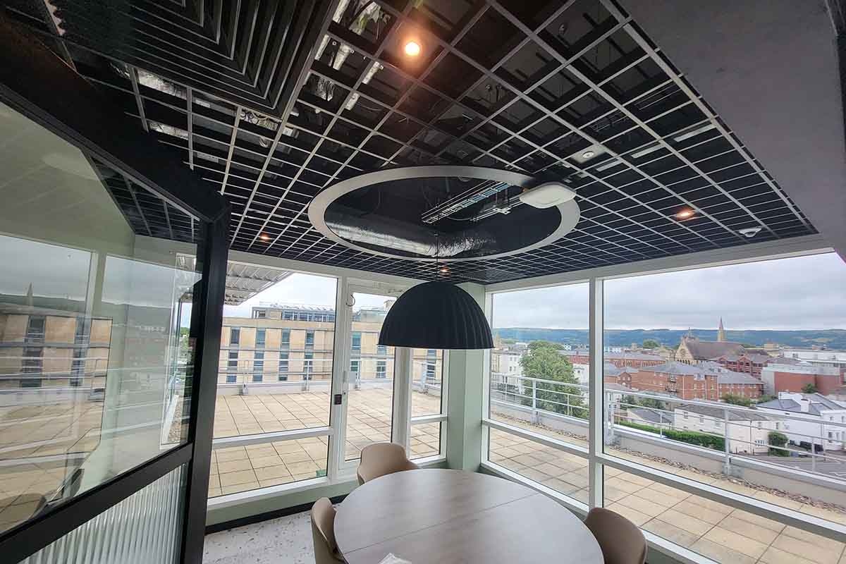 CIS_Interiors's tweet photo. Commercial Ceilings
📍 #Cheltenham

Our client had the vision of an industrial-themed office design, complete with a variety of black ceilings. We installed an MF ceiling, open-cell suspended ceiling and metal mesh ceiling, bringing their vision to life.

https://t.co/vConlNNfGK https://t.co/UQDq5jYIuM