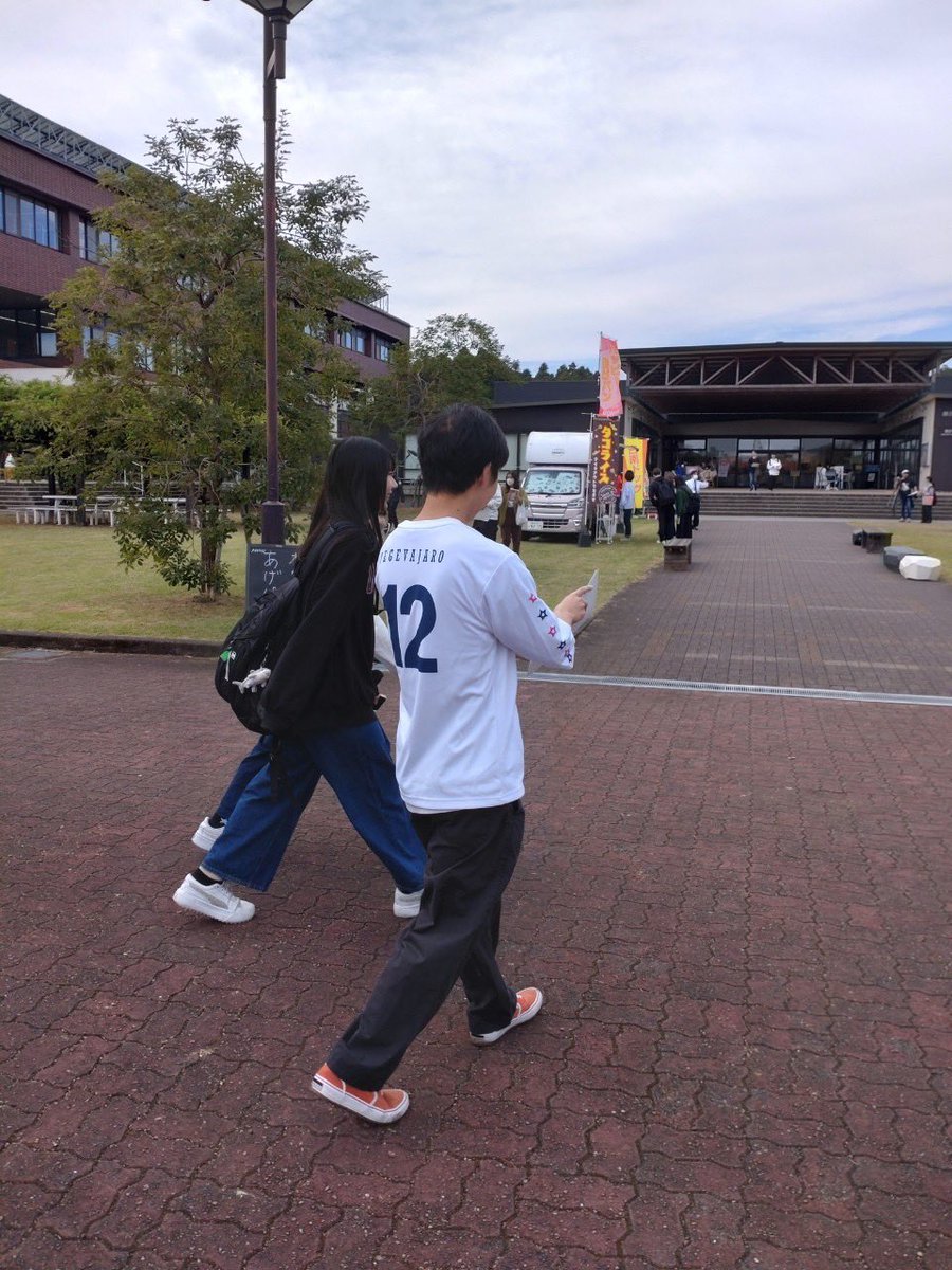PJ_Tegeva's tweet photo. こんばんは🌙丹生ゼミ6期生です！

本日宮崎大学でイベントのチラシを600枚以上配布しました😆  テゲバジャーロ宮崎のスタッフの方々のご協力も頂き、多くの方に情報を届けられました！

まだまだお申し込みお待ちしております↓↓↓
https://t.co/81IqyY2pkA

#テゲバジャーロ宮崎 #テゲバ大学 https://t.co/tDdqQlNN78