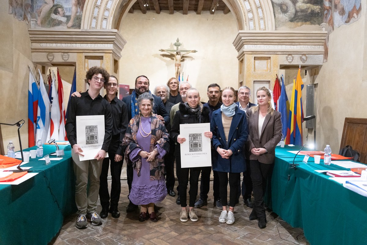 RomaCompetition's tweet photo. 📸 Let's take a look back at some snapshots capturing the "4 Hands Duo" section's awards ceremony of the 32nd Roma International Piano Competition 🎹🌟 

Photos by Gaia Recchia https://t.co/rfEhGWdEbn