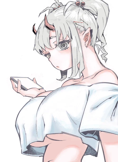 今描いてる新作の子 