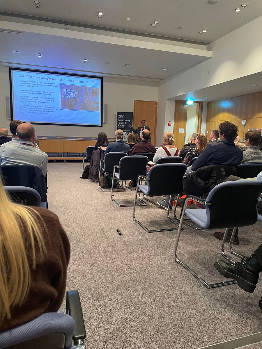 FeraScience's tweet photo. Day One of Fera's Science Symposium is underway!🔬

This year Sir Tim Smit, Co-Founder of the Eden Project, delivered an inspiring and thought-provoking opening keynote speech, to kick-off the next two days of talks from guest speakers, and scientists and students from Fera. ♻️🌽 https://t.co/07rePgEKh5