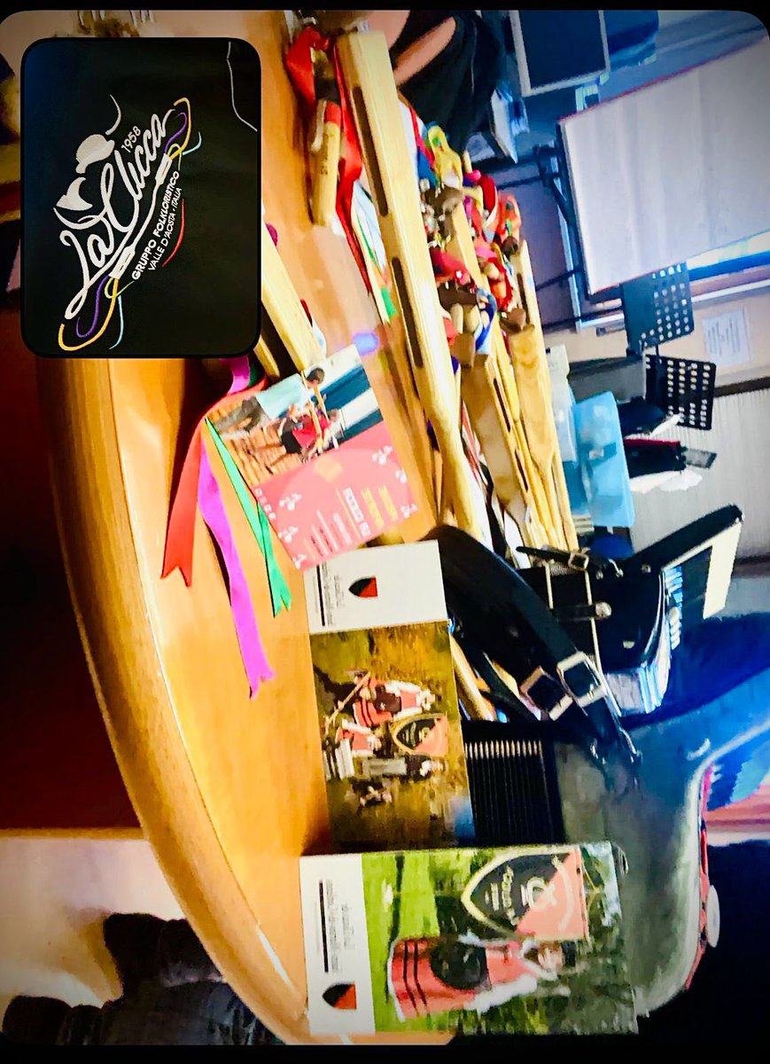 LaClicca's tweet photo. In collaborazione con l’associazione #nosracines da #oggi  ripartono i  #rendezvous con il #folklore nelle #scuole valdostane 😃
#LaCliccaécole #Aosta #istituzionescolastica #eugeniamartinet #medie 
#traditions #patrimoine 
.
alcuni scatti
@LaClicca @LadyBarbara4 https://t.co/OPQlHCcVO2