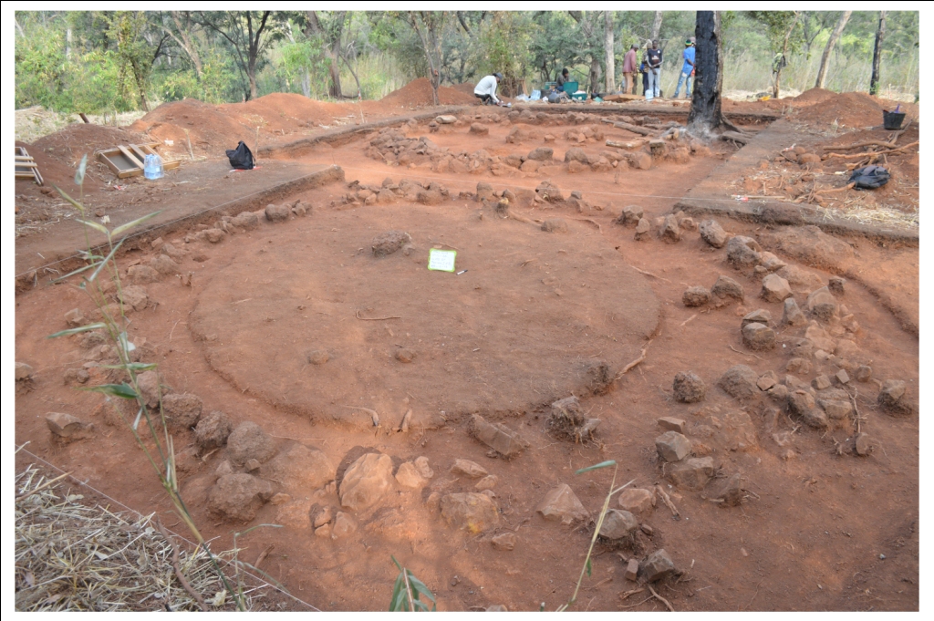 MAEASaMProject's tweet photo. In Eastern Senegal, huts, granaries or tata are made using stone as shown here. The region is characterised by a rugged landscape consisting of dolerite (Bédik) or laterite (Bassari) outcrops and make up the cultural landscape that has been included on UNESCO World Heritage list. https://t.co/oTPScNyLyU