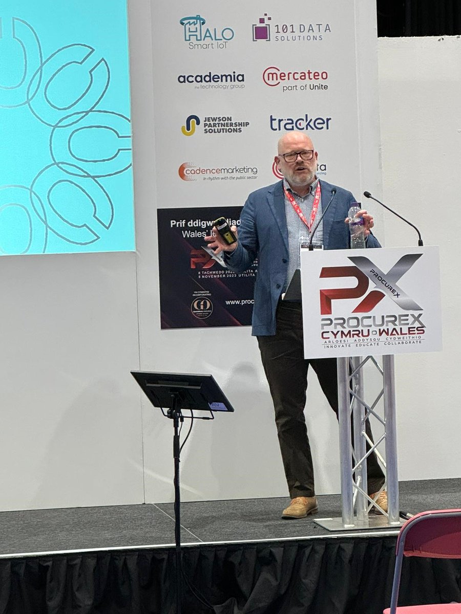 Caffael Cymru tweet media