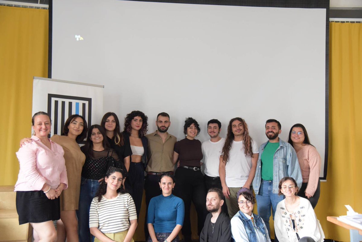 CİSST’ten hapisteki LGBTİ+’lar için atölye: Ayrımcılığı önleyebilecek tedbir ve mekanizmalar konuşuldu.

siyasihaber9.org/cisst-hapistek…