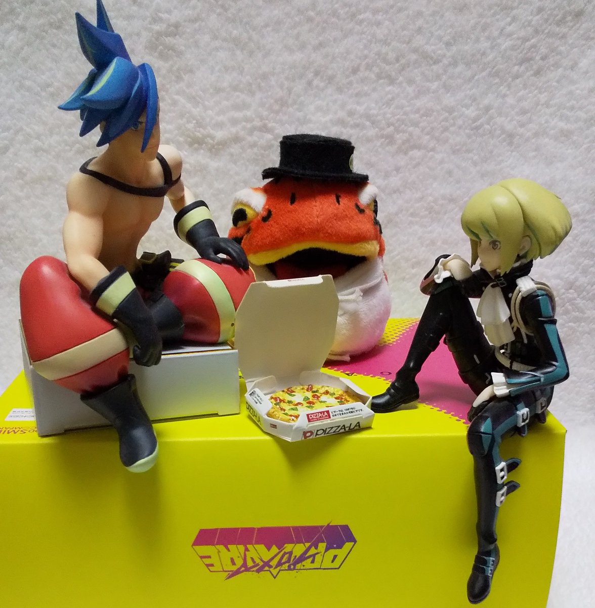 🚒：ｲﾝﾌｪﾙﾉ･ﾎﾞﾙｹｰﾉ･ﾏﾙｹﾞﾘｰﾀ･ﾒｶﾞﾏｯｸｽ食うか？リオ！
🔥：PIZ○A-LAって書いてあ
🚒：インフェルノボルケーノマルゲリータメガマックス食おうぜ！リオ！！！（ｸｿﾃﾞｶﾎﾞｲｽ）
🔥：（PI○ZA-LA…）