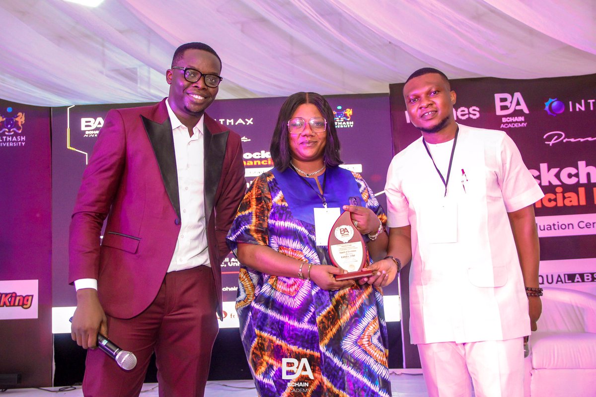 _bchainafrica's tweet photo. Linda Obi (@Thecommonlagos1), our tech guru and the second keynote speaker, rocked the stage with her keynote address, diving into how technology is steering the ship towards the 4th industrial revolution.🚀

💼Why? Because knowing the tech game is your golden ticket in this fast-changing world.

🌐Who’s in the driver’s seat? All of us, especially the young champs with their creative minds 

💡Why now? ‘Cause today is the day to jump on the innovation train, leading us to a brighter future. 🌟

#BchainFFF2023 #Bchainacademy!