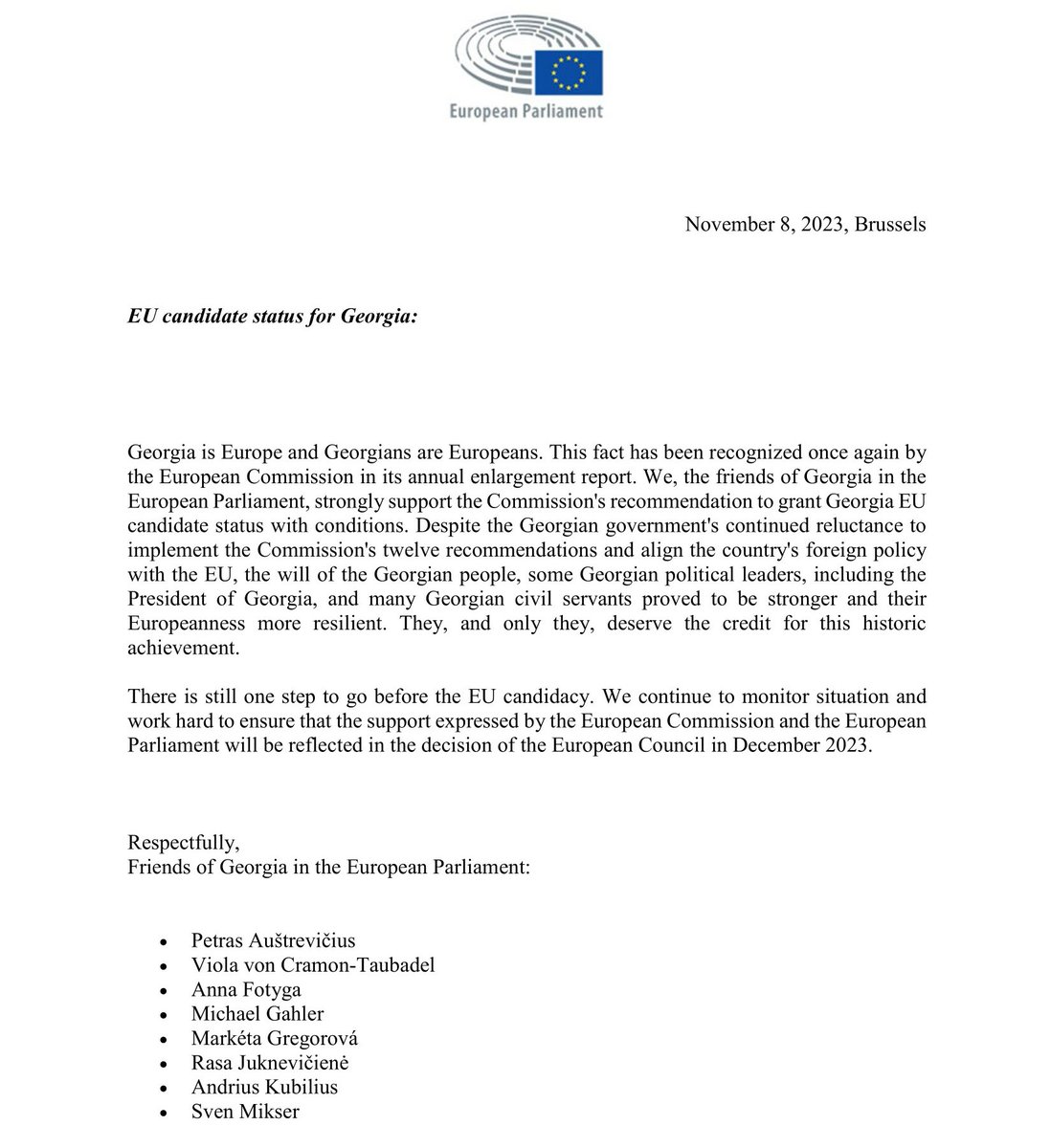 ViolavonCramon's tweet photo. We, the friends of 🇬🇪#Georgia in the European Parliament, congratulate the people of Georgia on the Commission's historic recommendation to grant the country 🇪🇺candidate status. The credit for this achievement goes to the Georgian people.
Our statement👇 https://t.co/s1eZ1KTb1P