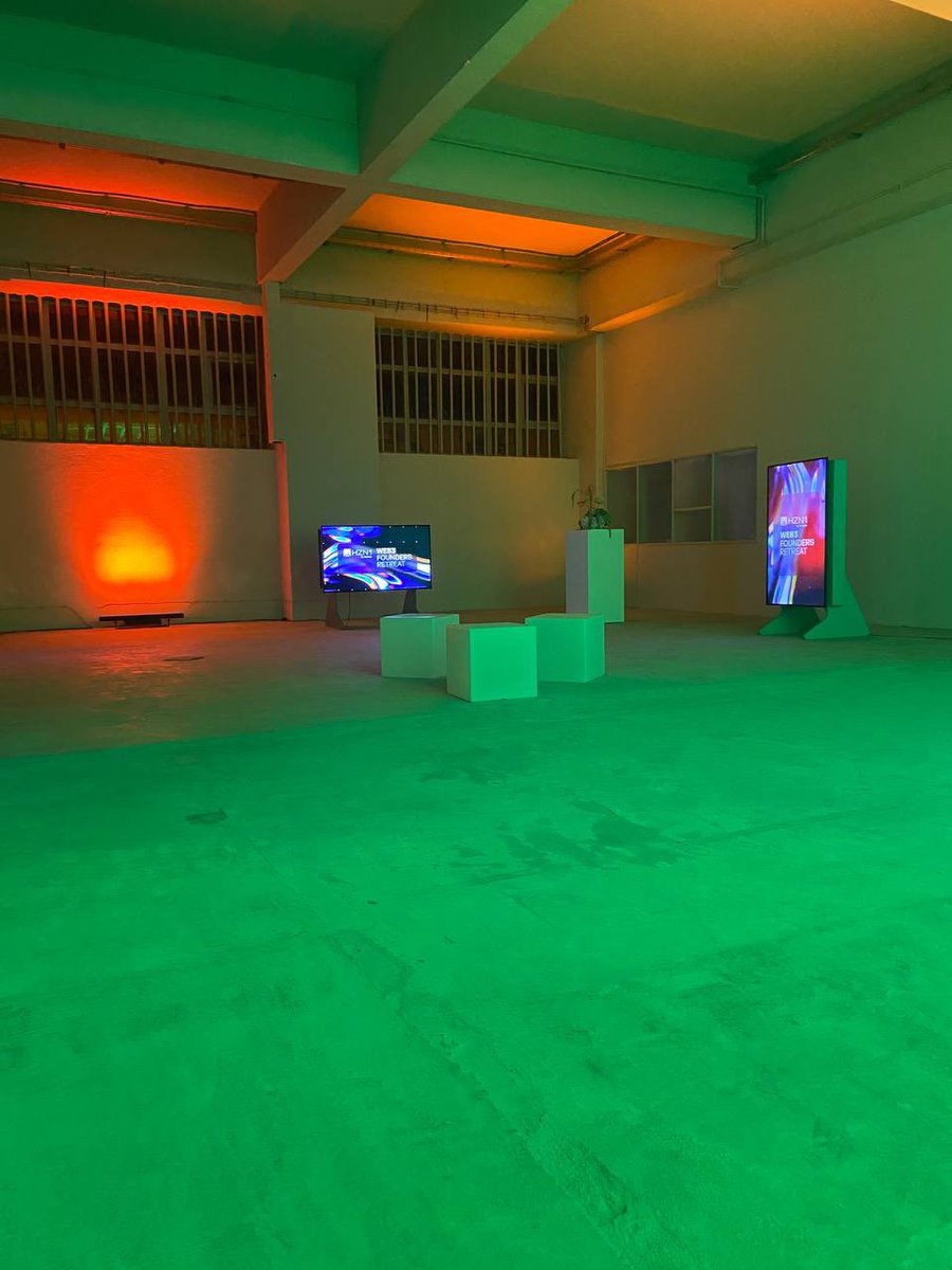 refraction_irl's tweet image. Presented at Community HQ, this exhibition celebrates the global @NEARProtocol art ecosystem at #NEARcon2023.

The Community HQ is designed by Refraction DAO in collaboration with @CraigmBarrow. Floral design by Kokuga Flower Studio.

You are invited to explore the artworks of…