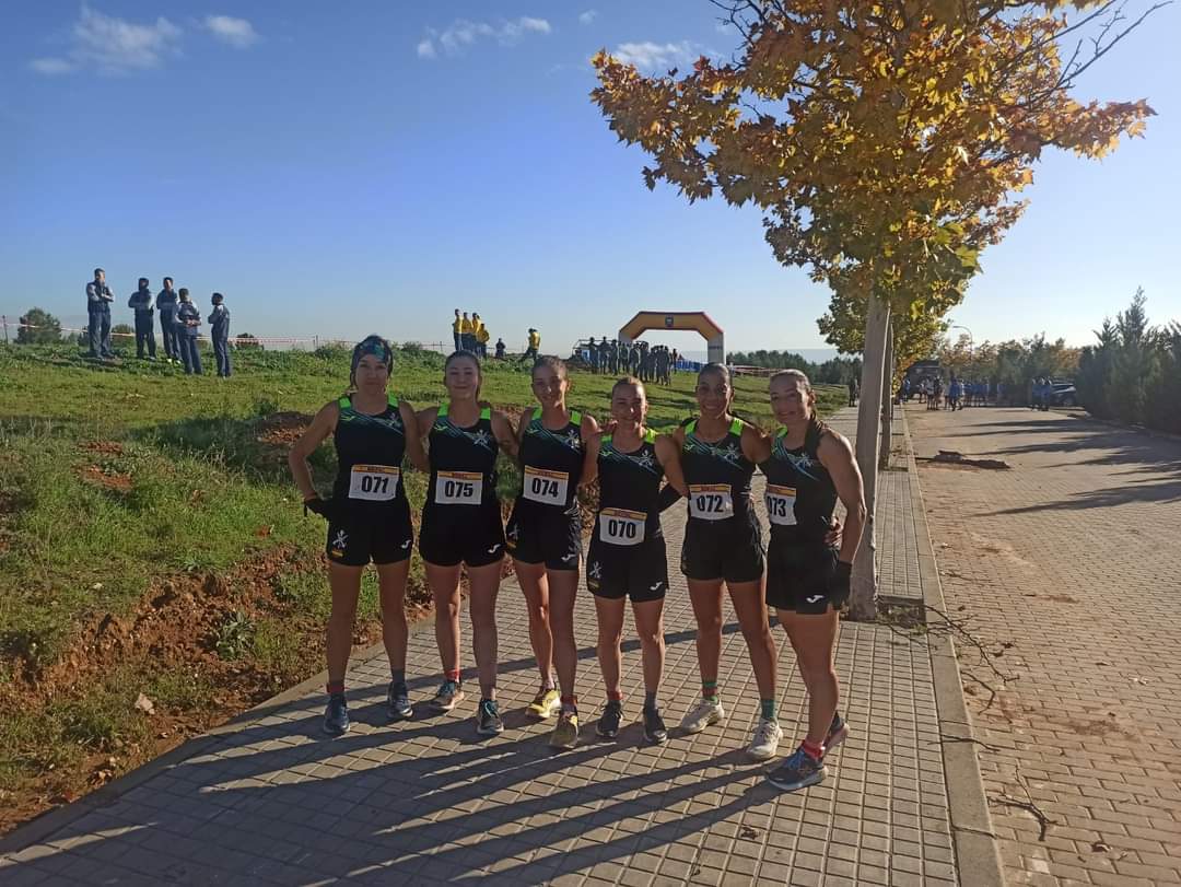 El equipo femenino de Campo a Través de la Brigada de #LaLegión obtiene un meritorio 2° puesto en el 11° Campeonato de Campo a Través del @EjercitoTierra celebrado en Paracuellos del Jarama.