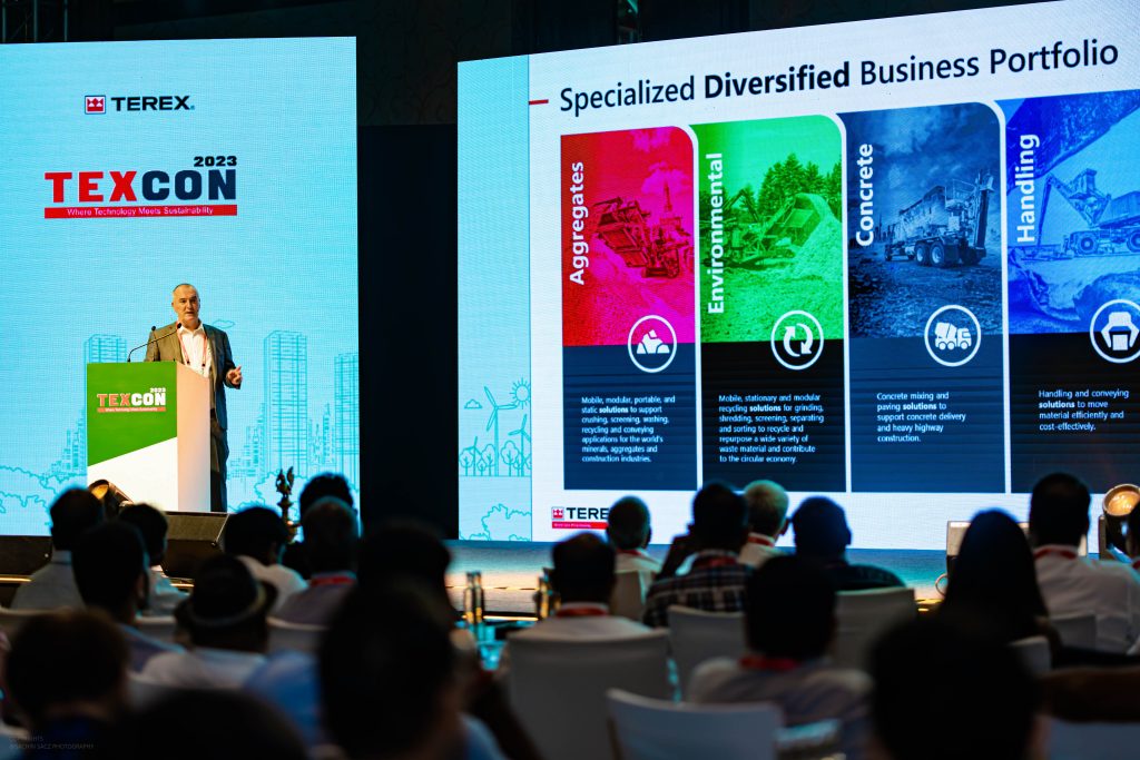 PMV_ME's tweet image. Terex India Hosts TEXCON 2023 with 250 customers showcasing sustainable solutions for construction and recycling, launches new products
Read here: zurl.co/FFGU
@Terex Corporation #terex #washingsystems #materialprocessing #terexmaterialprocessing #india #aggregates