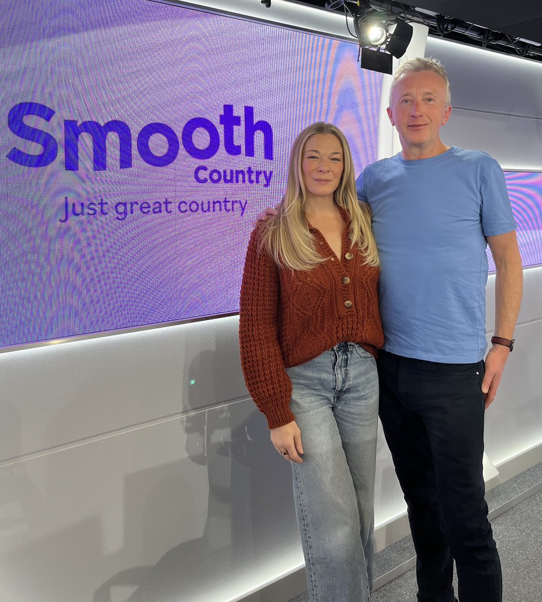 Just caught up with @leannrimes She’s as lovely as you’d imagine with news to share and some great stories. Check out our chat on Friday @smoothcountry 🩷