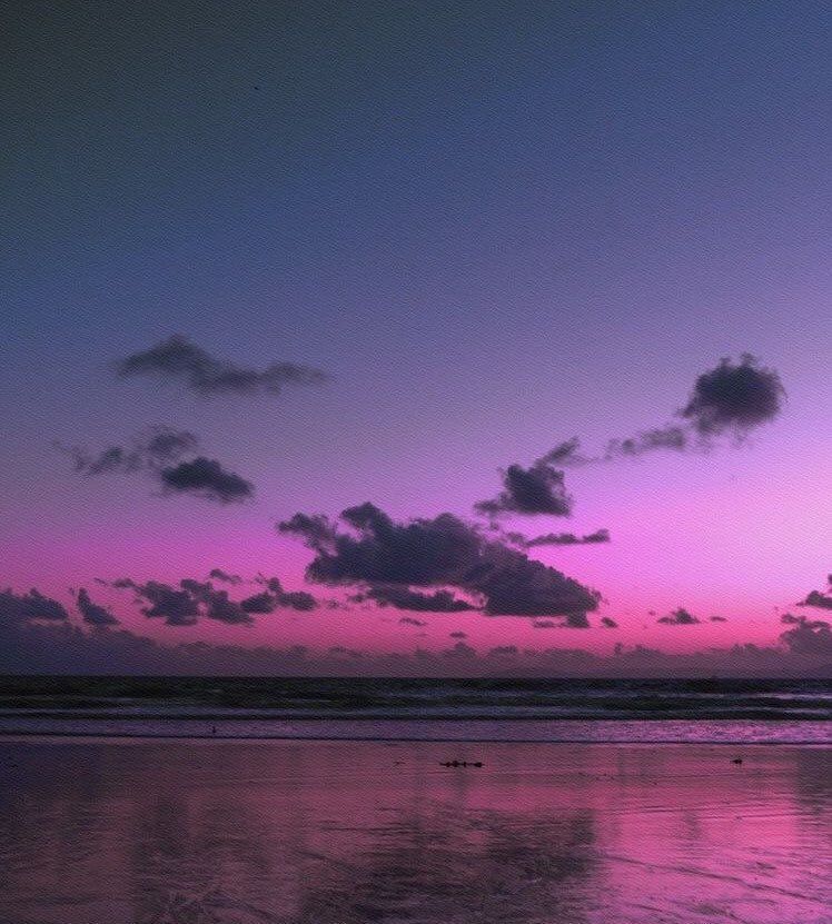 aestheticspost_'s tweet photo. Purple skies 💜 https://t.co/8EeQSOPPB0