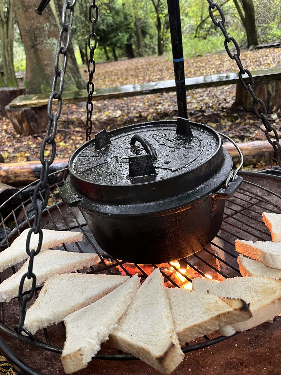 Keeping ourselves warm with spaghetti hoops on toast today at Forest School 🌳🌲🔥
#outdoored #forestschool