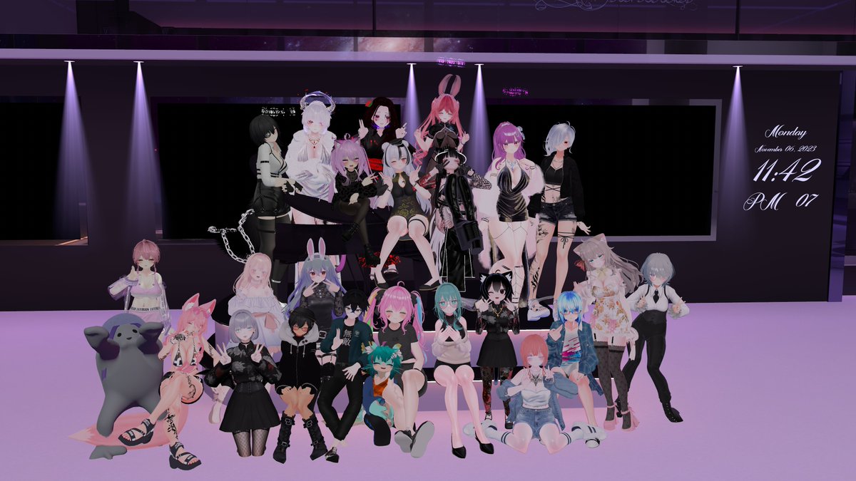 rivavas's tweet photo. 11/6スタダの1周年イベ、STARDUSTSERENADE でした 当日までにファン側でメッセージを集めた動画を作成してキャストさんには内緒で当日サプライズとして見るつもりで当日を迎えたのですが、なんとキャストさん側でも動画が…!ディエナさん企画力に感動してました #STARDUSTSERENADE #GZSTARDUST https://t.co/PeM09aSJcA