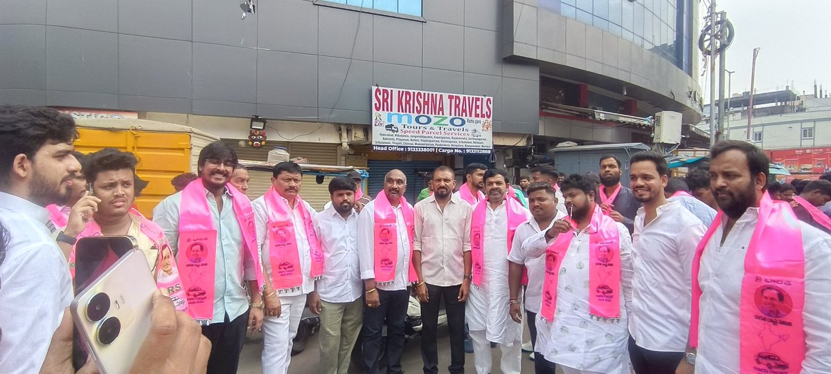 sandeepshivcha2's tweet photo. Today at khairtabad consitutancy
For Nominations to our MLA @DNRTRS 
@MamtaManga @KTRBRS 

Jai Telangana https://t.co/iNhVM4SPzm