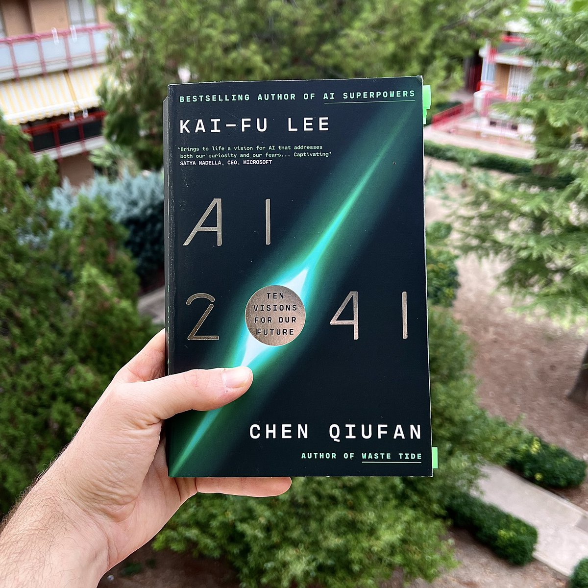One of the best books I’ve read in 2023!! I bought it on a whim. It turned out to be fantastic. 

If you are looking to improve your knowledge and understanding of Artificial Intelligence, I highly suggest reading this book.

Even beginners will enjoy it!

🧵THREAD🧵