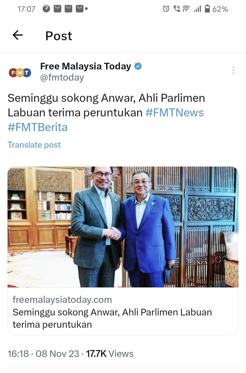 Sokong kerajaan baru dapat dana.

So apa fungsi ada sistem pembangkang kalau macamtu?

Mana hak rakyat yang telah guna hak demokrasi untuk memilih?

Tak ke merosakkan nilai demokrasi 😅.

Kelakar dan ironi bila datang dari presiden sebuah parti bernama Keadilan😅