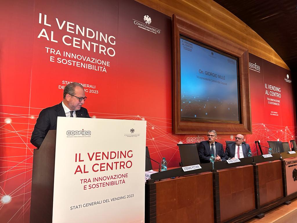 giorgiomule's tweet photo. Questa mattina a Roma ho partecipato agli Stati Generali del #Vending, promossi da #Confida e da #Confcommercio, insieme ai rispettivi presidenti, Massimo Trapletti e Carlo Sangalli. Si tratta di un settore della nostra economia competitivo ed innovativo, che https://t.co/0YNx5vTnNM
