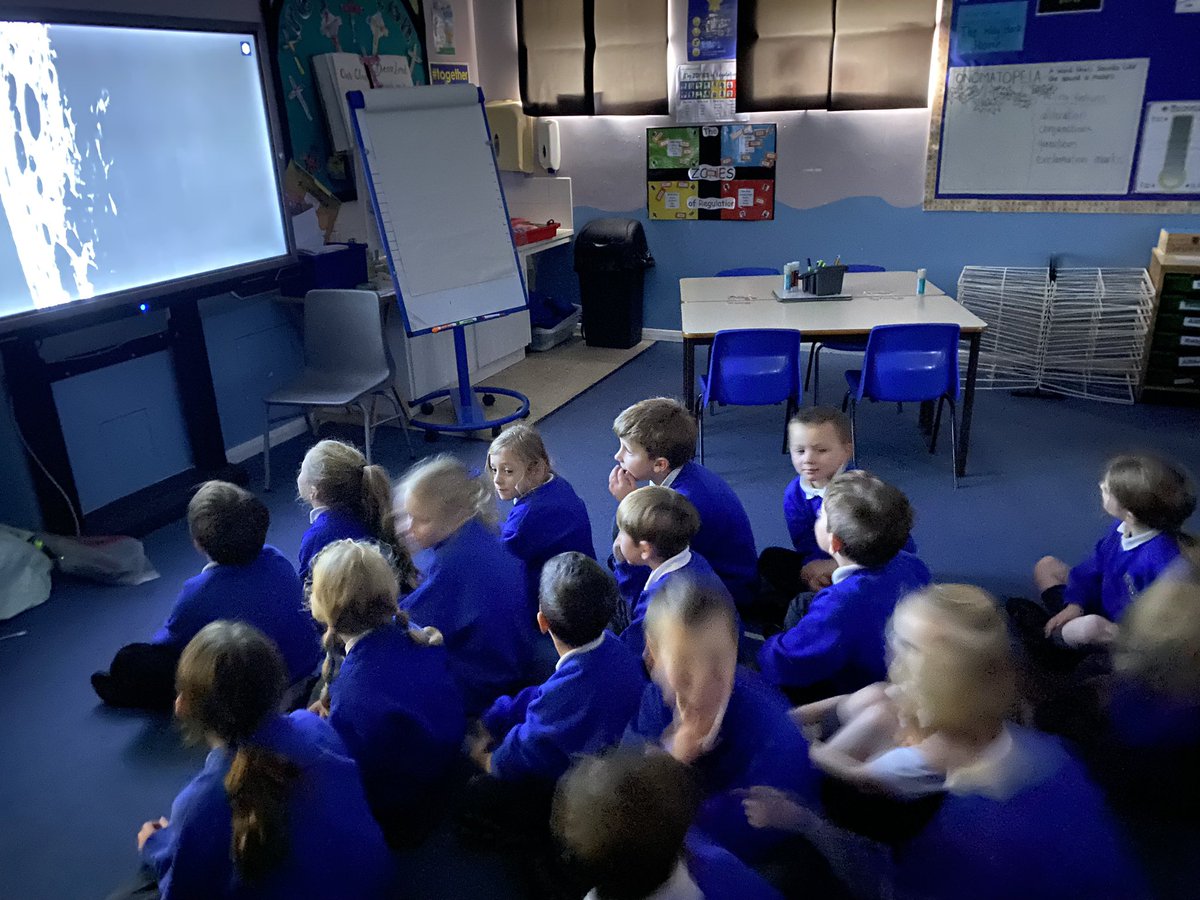 MissWildmanStM's tweet photo. Creating music based on the moon and our book The Way Back Home by Oliver Jeffers @StMSchStewkley #englishatstmichaels #musicatstmichaels https://t.co/7N4CEuDtgQ