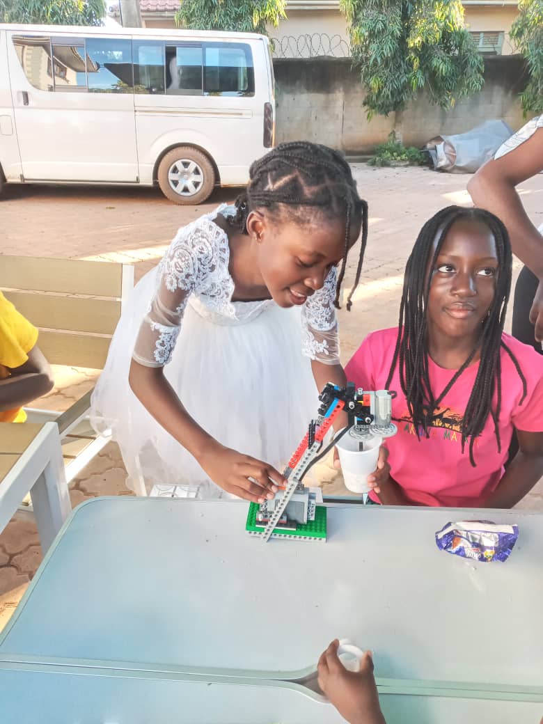 YoungEngneersUG's tweet photo. 🎂🌟 STEM education fun meets birthdays! Join us in creating memorable Lego-themed celebrations like Nikiwe's🚀 who built a dough mixer😲
Contact us to host your young builder's special day🎈
Lets make STEM-inspired birthdays together!
#STEMBirthday #LegoParty https://t.co/JQTIuOHoIw