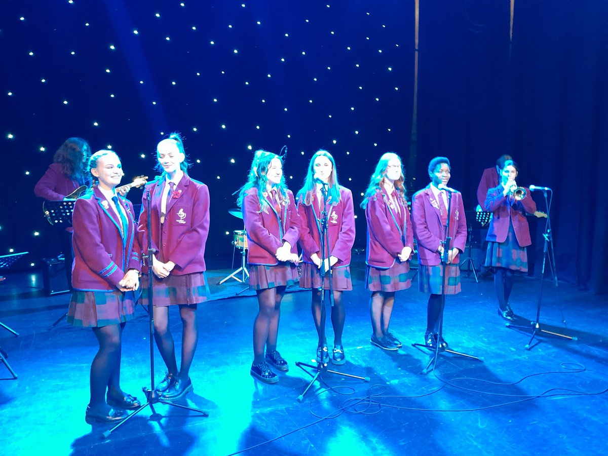 HCScot_Music's tweet photo. On Sunday, Hamilton College Vocal Group and Events Band performed at the Lanarkshire Festival of Remembrance at Hamilton Town House. Also performing were Holy Cross High School Soul Band, the South Lanarkshire Big Band, Hamilton Grammar Choir and Woodside Primary. #LestWeForget https://t.co/eT5te0w37x