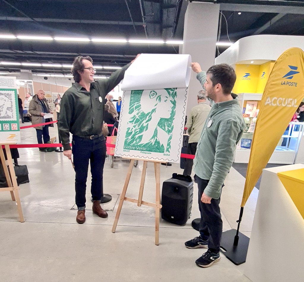 SGodeluck's tweet photo. En direct du Salon Philatélique d’Automne  🍁📮
Une très belle inauguration pour un salon avec une nouvelle invitée : la Marianne de l'Avenir  !🌟
Du 8 au 10 novembre Porte de Champerret Hall A #Paris 17e
Entrée gratuite 
@TimbresFFAP @CNEP_Philatelie
@ArtTimbreGrave https://t.co/qZijHR983K