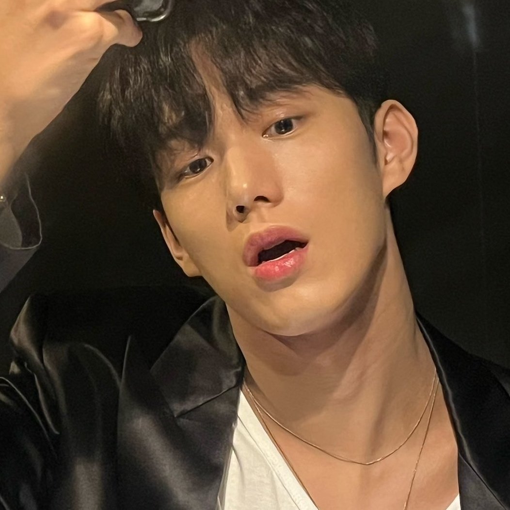 the black dye got into his brain😑🙄