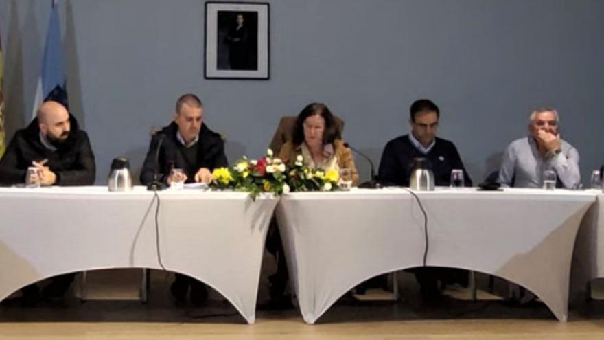 elcorreogallego's tweet image. #Concellos #Fisterra

🤝 Tras cuatro plenos, hay acuerdo en el @concellodefisterra sobre el sueldo de la alcaldesa. La corporación ha firmado un acuerdo programático con el PSOE local que incluye 20 proyectos para esta legislatura.

Para saber más 👉 w.elcorreogallego.es/5ebab3