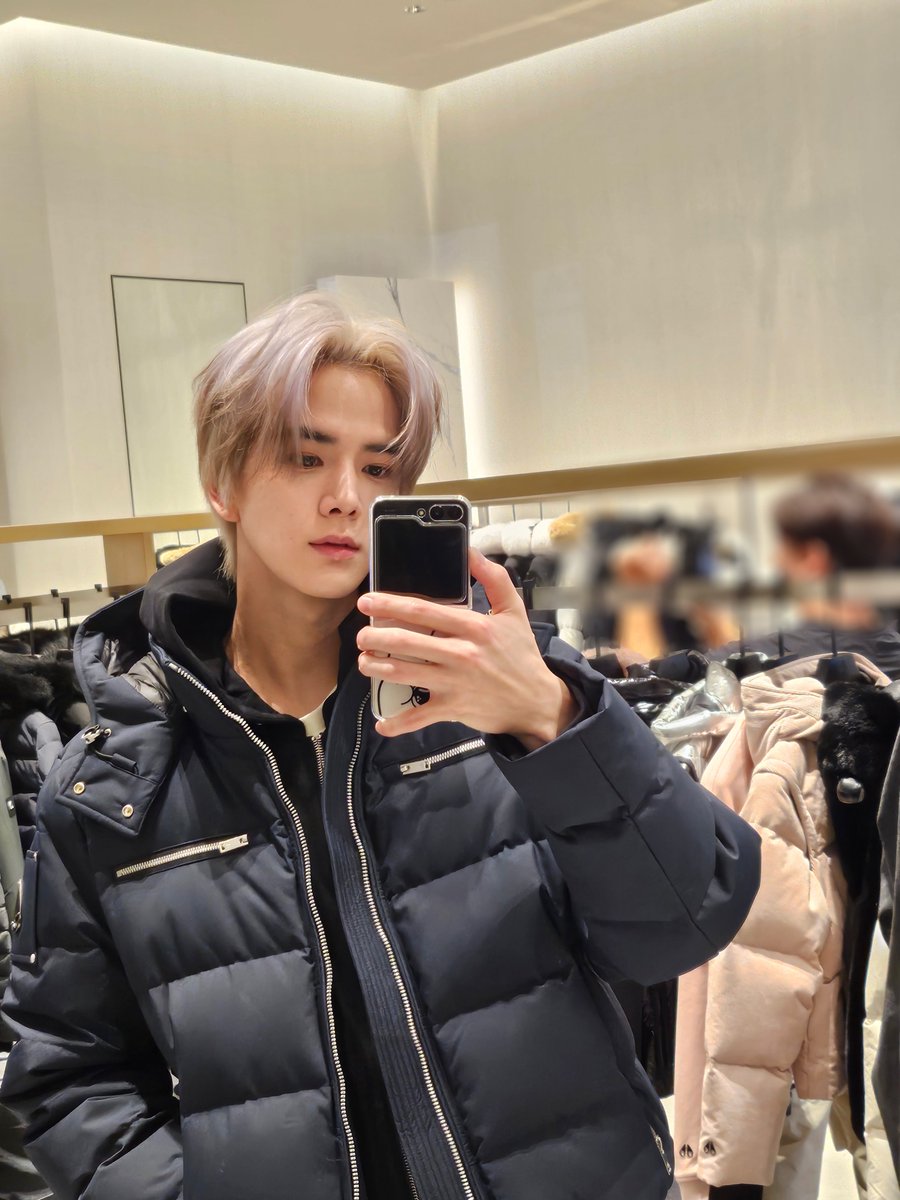 WE_THE_BOYZ's tweet image. ( 영훈 ) 따뜻하다 😊
#mooseknuckles