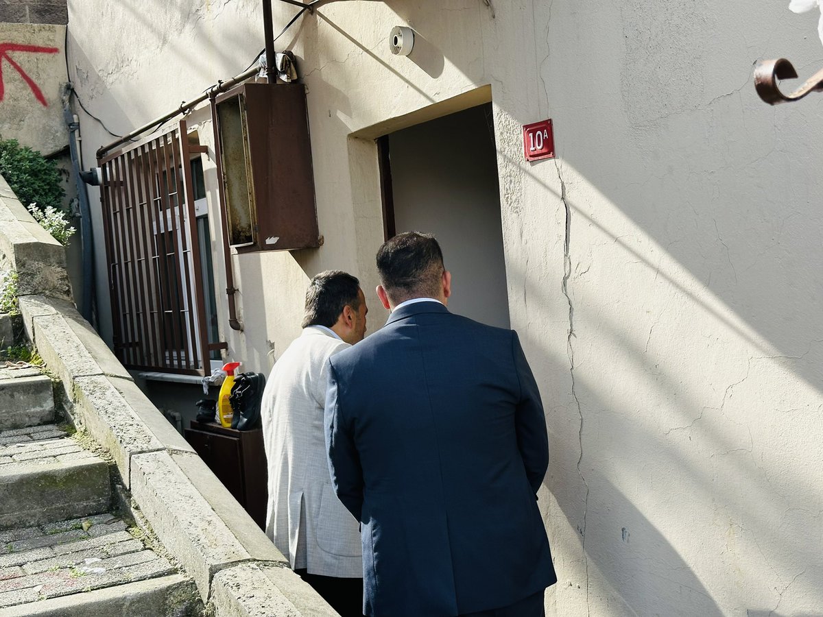 esatkalay's tweet photo. Sevdası Olan Yorulmaz...

Üsküdar Belediyesi olarak;

Sosyal İşler Müdürümüz ile birlikte Güzeltepe ve Çengelköy Mahallelerimizde ki komşularımızı ziyaret etmeye devam ediyoruz.

#İyikiÜsküdarVar.

@hilmiturkmen34 @demir_erdem https://t.co/7oW6wgJPJj