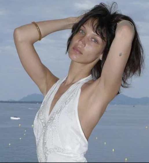 sagar_rath's tweet photo. Luxury fashion brand Dior is facing criticism online after reports emerged that it has replaced Palestinian-American model and long-time brand ambassador Bella Hadid with Israeli model May Tager in its latest ad campaign.
#Dior #BellaHadid #maytager https://t.co/EciBNQ0pnS