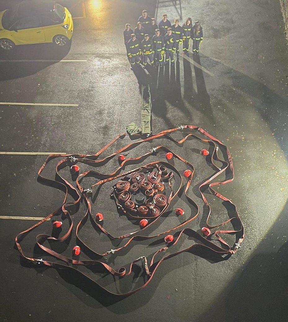 ServiceYouthTe1's tweet photo. Abercrave Fire Cadets created a poppy  as we approach remembrance day.
#Rhag i ni anghofio
#Lestweforget 
@PoppyLegion @mawwfire @UKFireCadets @AbercraveFire https://t.co/CJNQGMWo8P