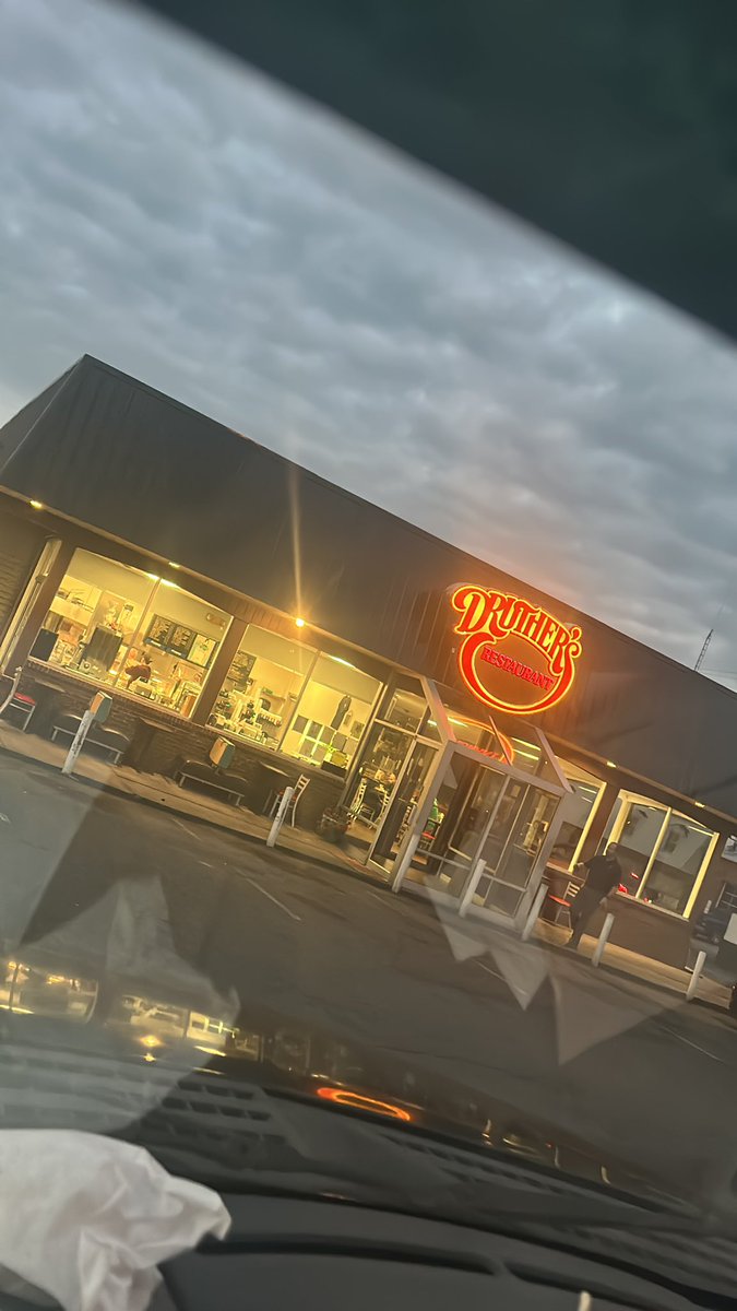 Greg_Furniture's tweet photo. @Druthers_Cville the only place for breakfast in kentucky. https://t.co/MORGYbQRBG