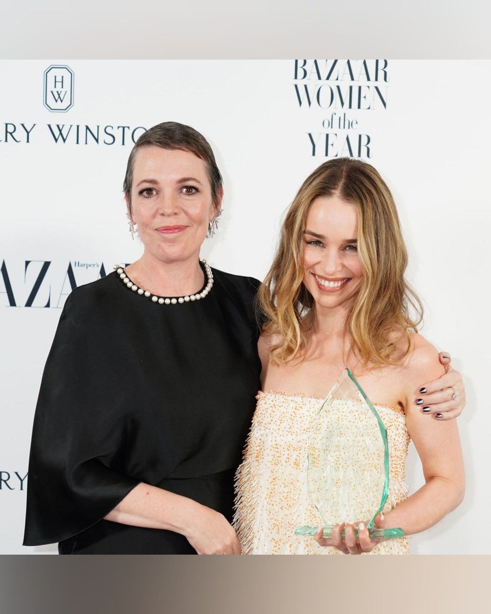 emgot88's tweet photo. This is what I was waiting for: a picture with my extraordinary ladies and actresses. ✨️👏
#EmiliaClarke ⭐️ #OliviaColman ⭐️
#WomenOfTheYear 2023 🏆 https://t.co/TDITs7ivqw