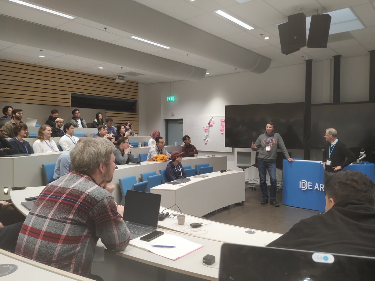 hcomp_conf's tweet image. 🎉Closing remarks from the #HCOMP2023 and #ci2023 conference organizers! 
Thanks to all attendees, organizers, and panel members for these exciting days.