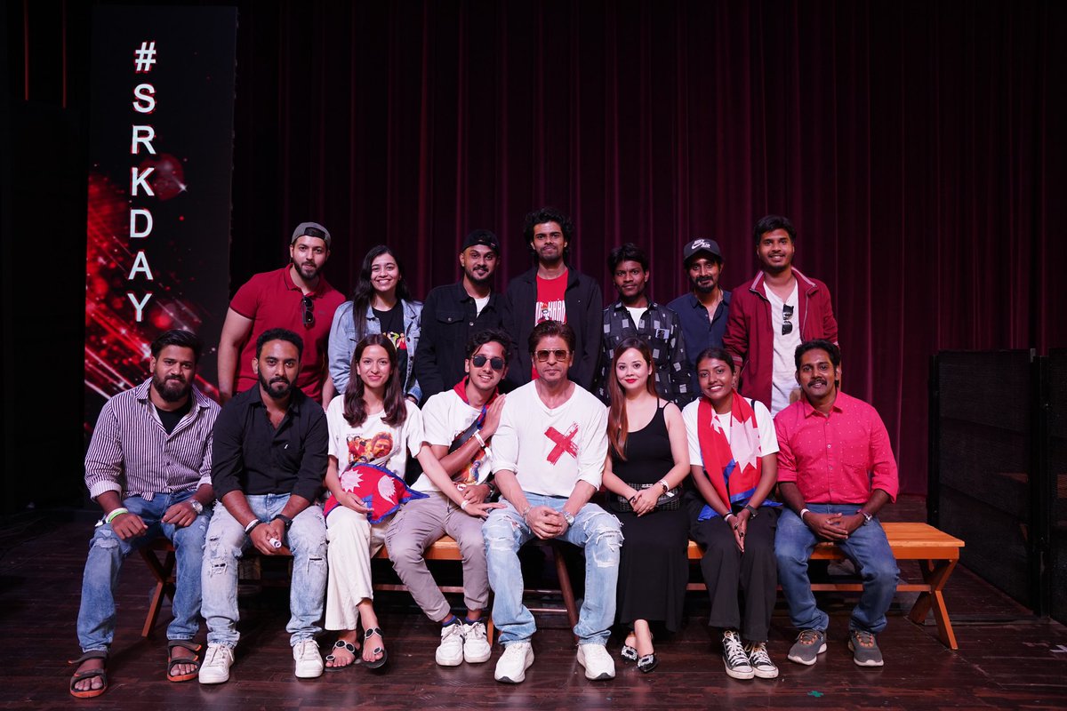 iamsrkclub's tweet photo. Here’s presenting the magic of #SRKDay with these incredible event images. 🎉

#SRKDay2023 #SRK https://t.co/2lAJS9qQdK
