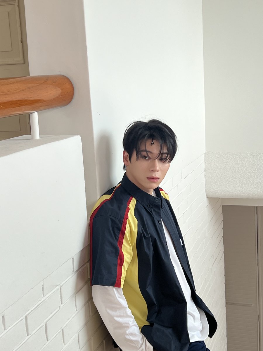 DVOL_official's tweet photo. [From #LOUIS] 날씨 좀 어떻게 해봐 ㅠㅠㅠ🥲🥲

#DVOL #LOUIS #JOURNEY https://t.co/T8FBUCe5F3