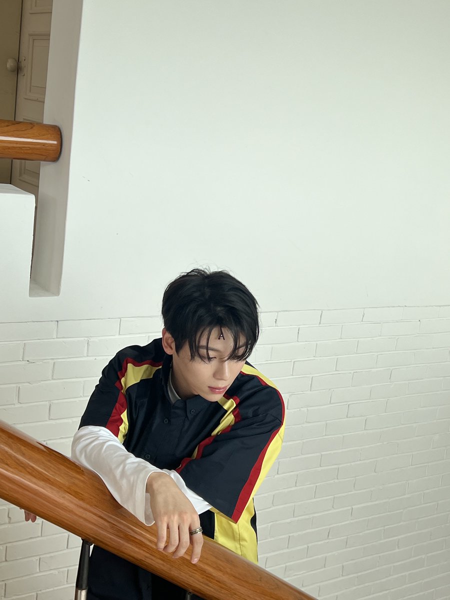 DVOL_official's tweet photo. [From #LOUIS] 날씨 좀 어떻게 해봐 ㅠㅠㅠ🥲🥲

#DVOL #LOUIS #JOURNEY https://t.co/T8FBUCe5F3