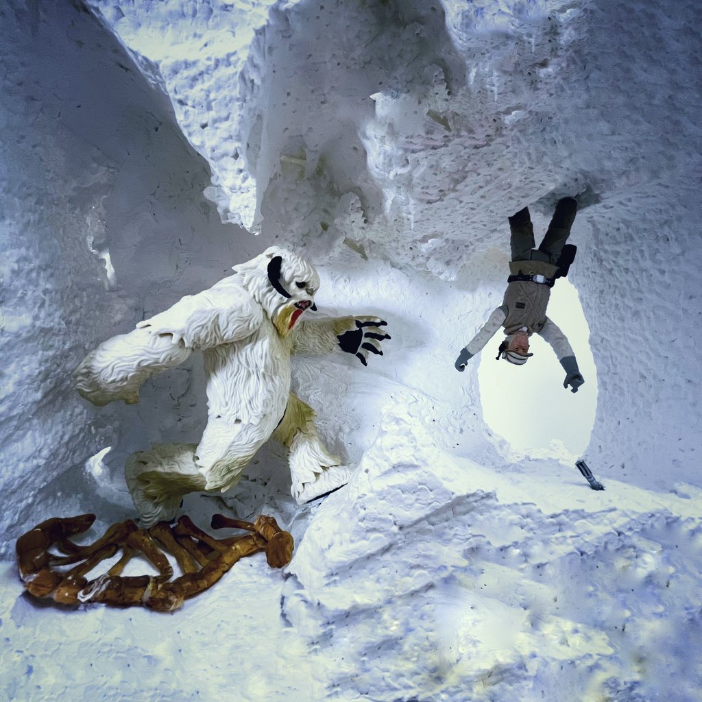 Wampa’s lair, Hoth scene IG: @ToyToPixel 
#Hoth #TheEmpireStrikesBack #Wampa #LukeSkywalker #Skywalker #Jedi #ActionFigure  #starwarscollection #StarWars  #StarWarsActionFigures #starwarsactionfigures375 #375figure  #StarWarsDiorama #StarWarsScene #starwarsphotograhy #118scale