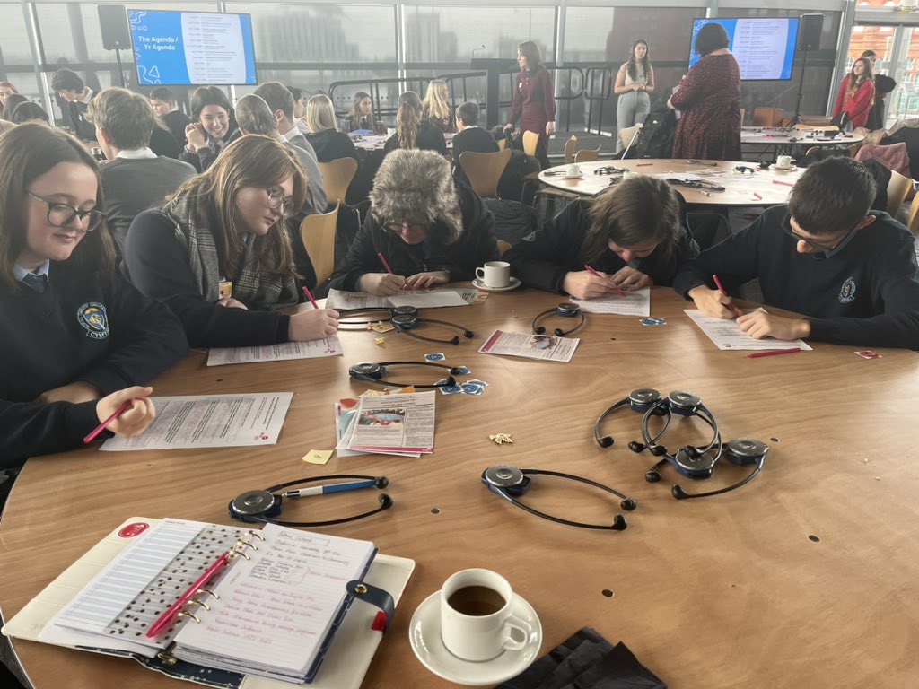 cerddcynffig's tweet photo. Working hard planning ideas for Peace @Cynffigofficial at @WCIA_Wales Peace Schools Conference ☮️ https://t.co/Tq3ydWME0x